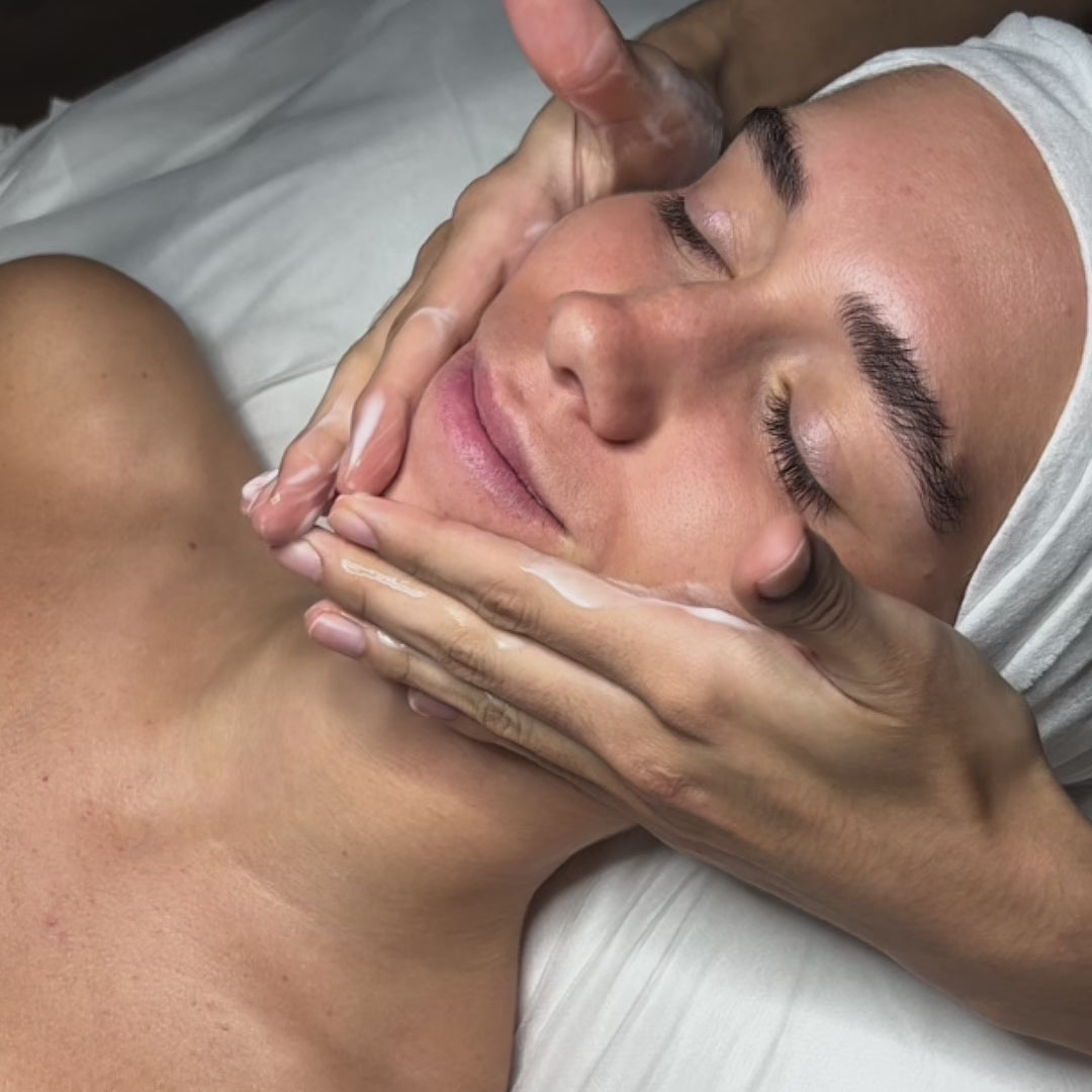 Clarity facial by Medik8